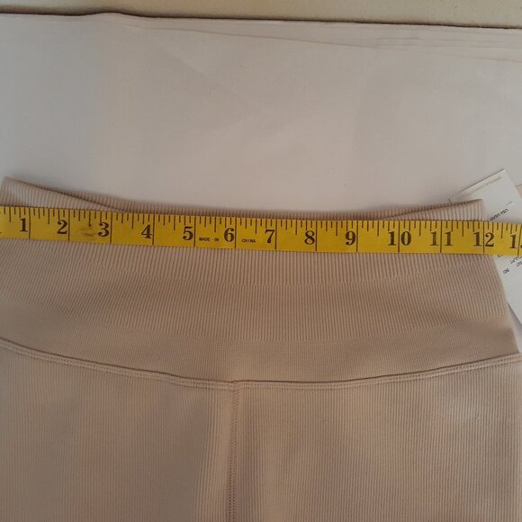 Spiritual Gangster Love Sculpt 7/8 Leggings NWT - Picture 10 of 14